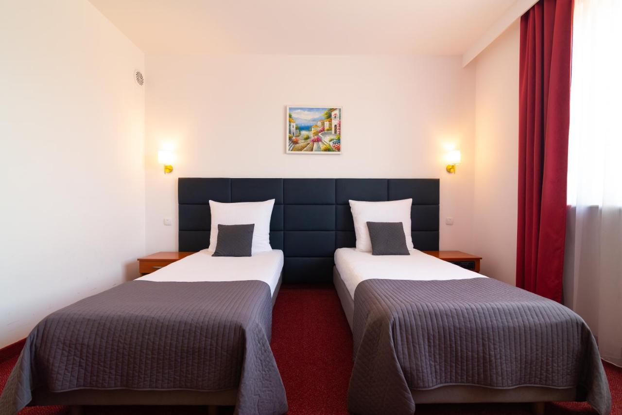 Hotel Victoria Bolszewo Luaran gambar
