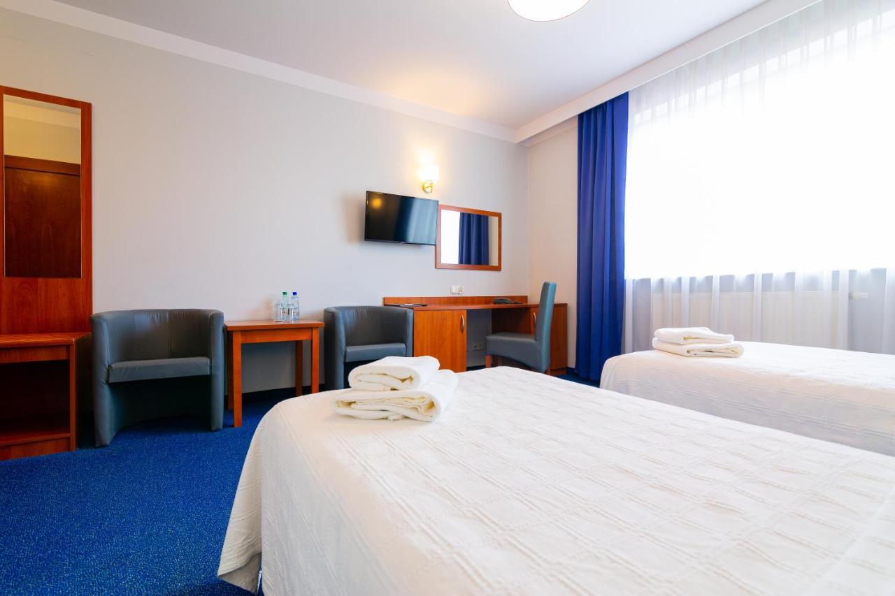 Hotel Victoria Bolszewo Luaran gambar
