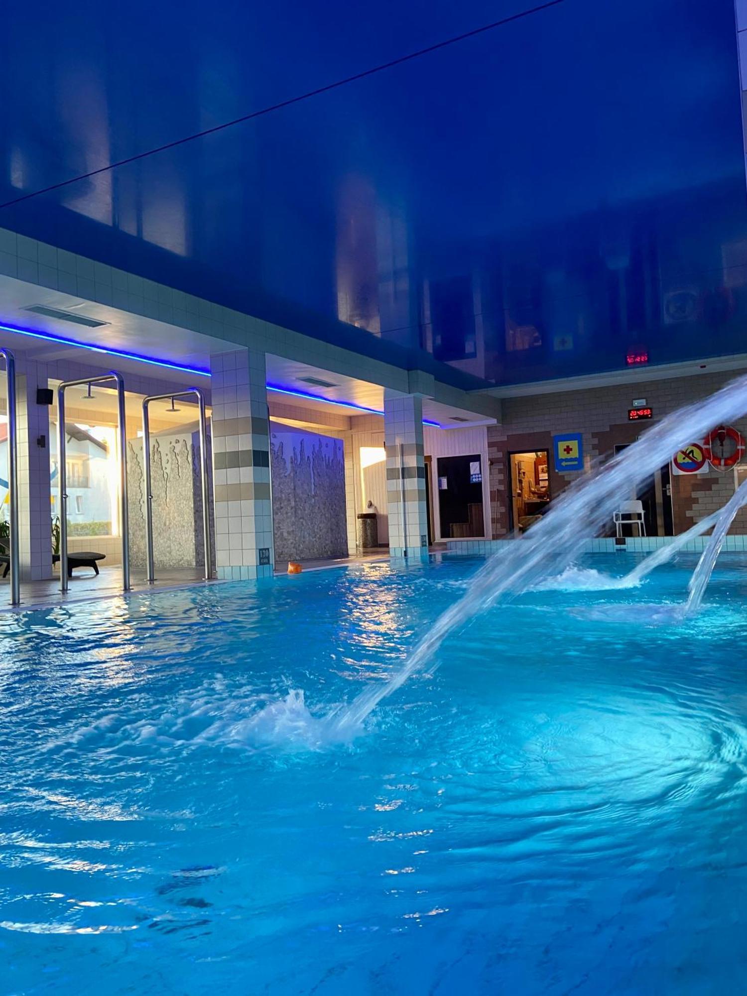 Hotel Victoria Bolszewo Luaran gambar
