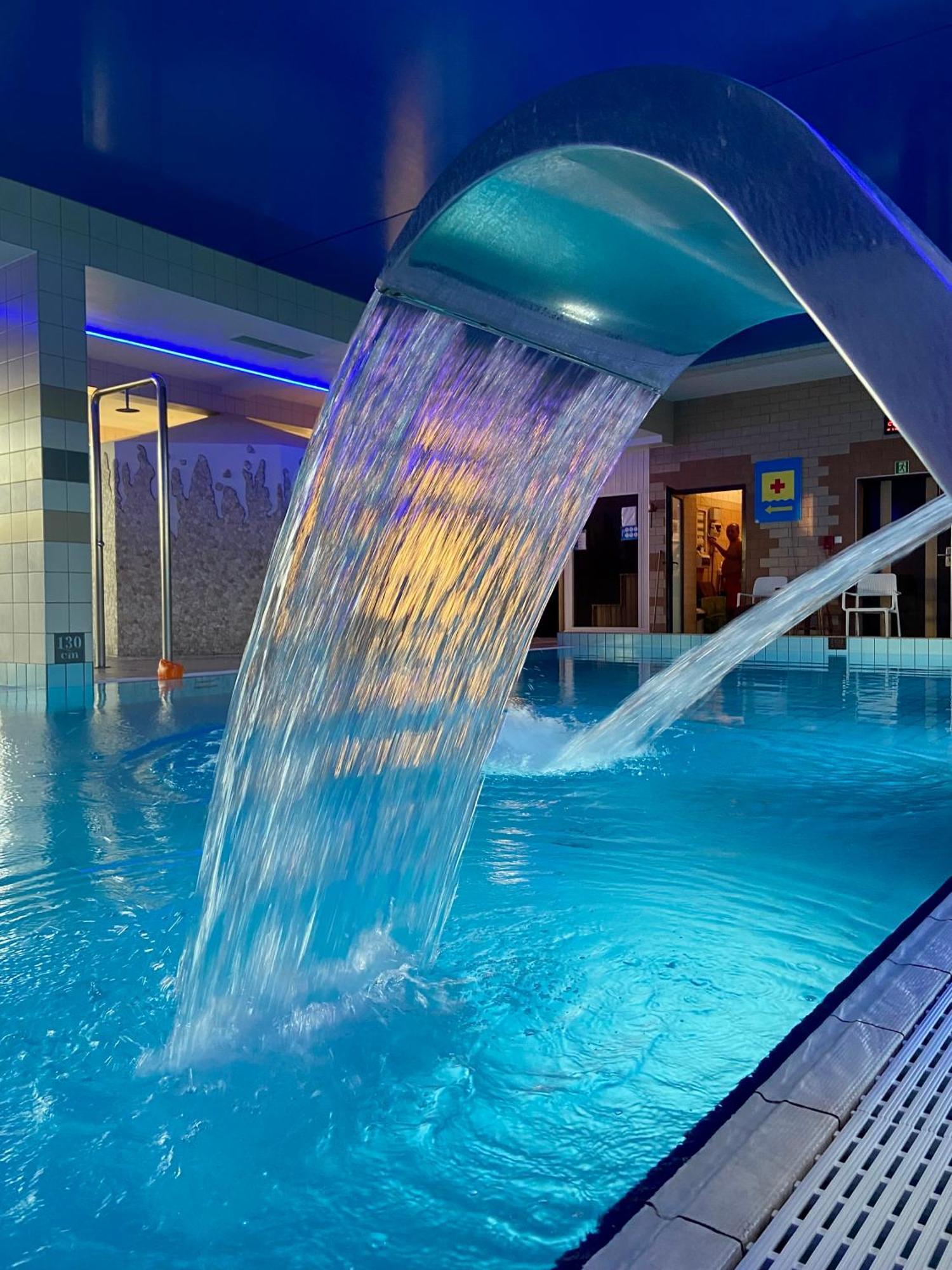 Hotel Victoria Bolszewo Luaran gambar
