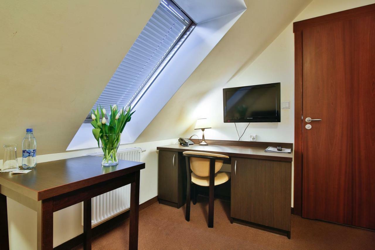 Hotel Victoria Bolszewo Luaran gambar