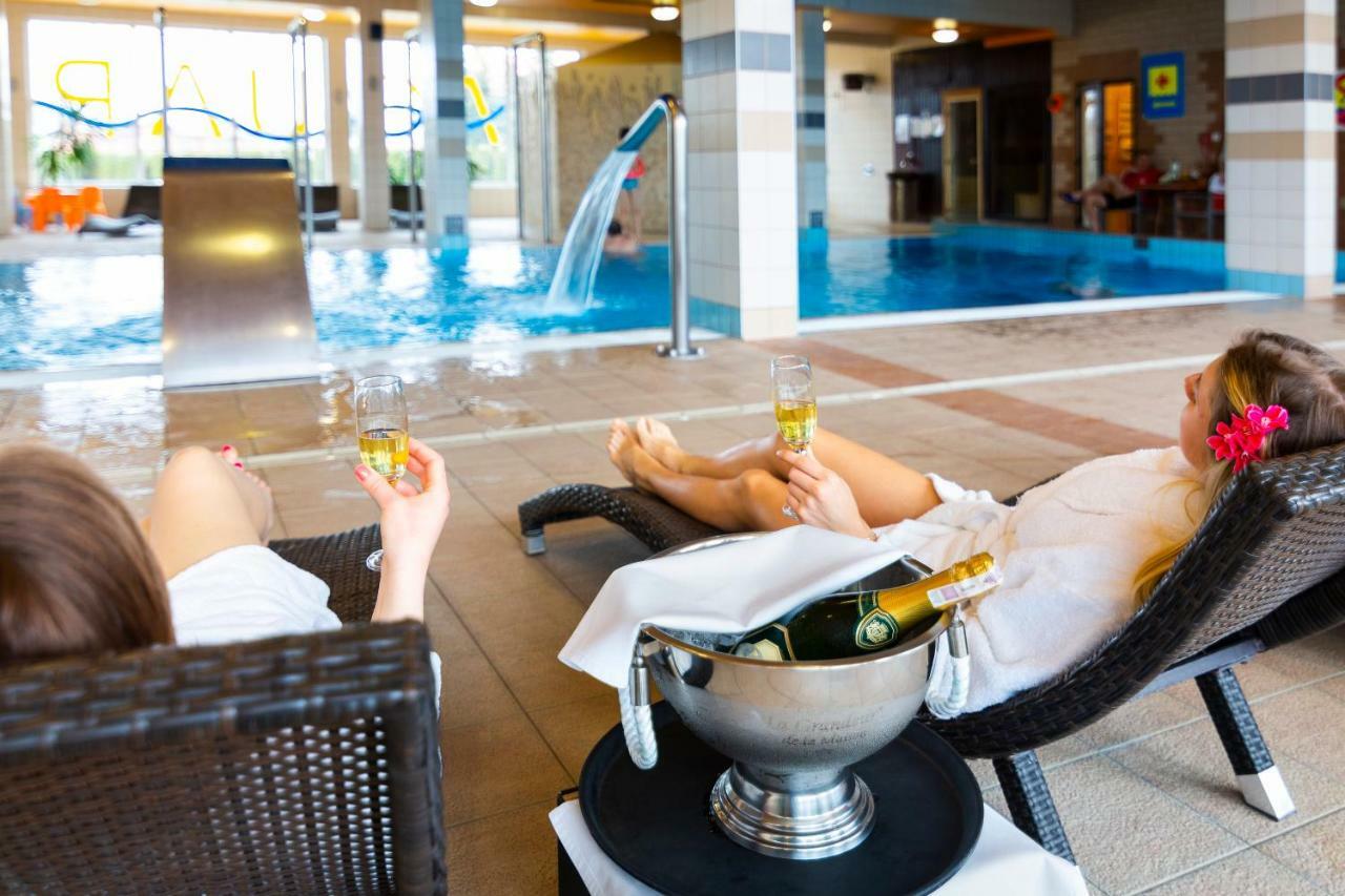 Hotel Victoria Bolszewo Luaran gambar