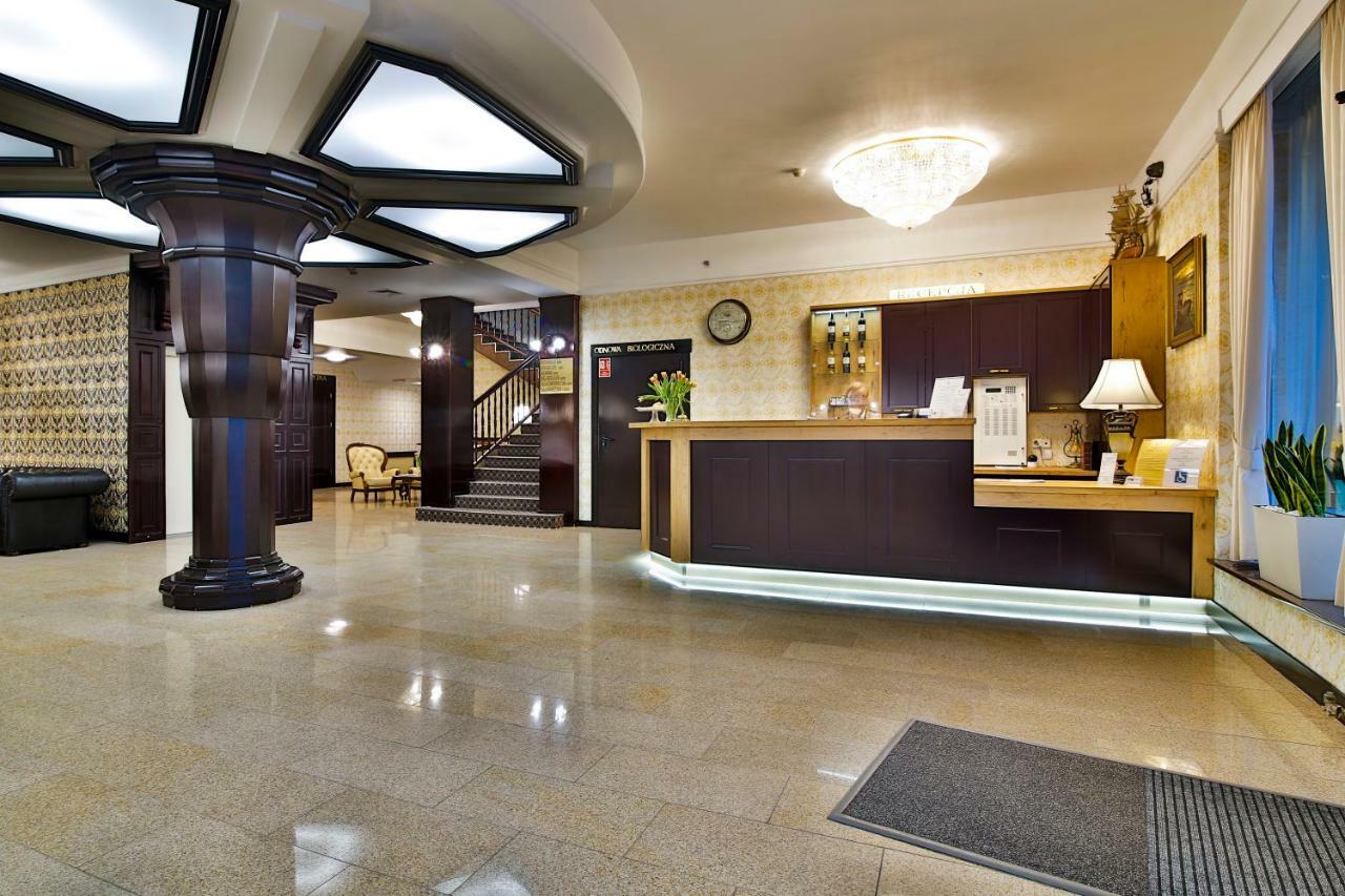 Hotel Victoria Bolszewo Luaran gambar